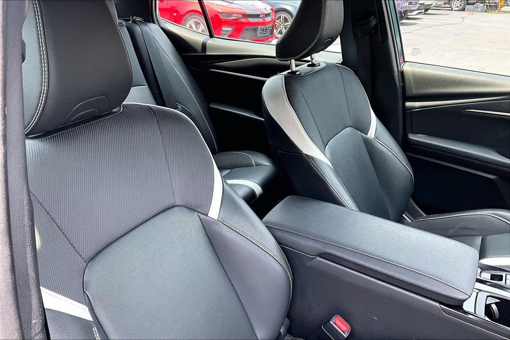 Used 2025 Toyota Camry SE FWD image 29