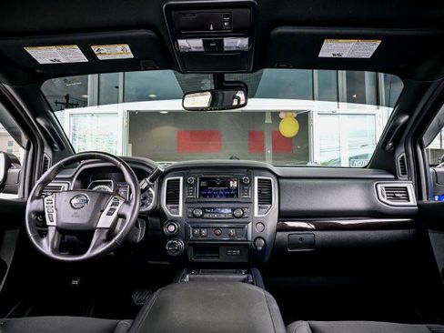 Used 2019 Nissan Titan SV w/ SV Convenience Package image 32