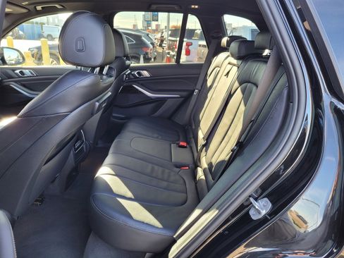 Used 2021 BMW X5 xDrive40i w/ M Sport Package image 13