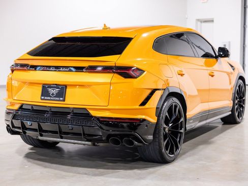 Used 2024 Lamborghini Urus S AWD/4WD image 9