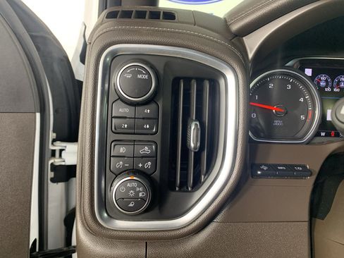 Used 2020 Chevrolet Silverado 2500 LTZ w/ LTZ Premium Package AWD/4WD image 15