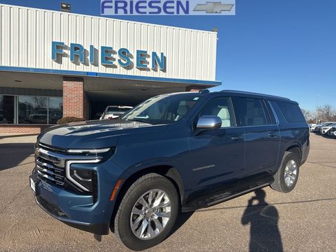 Used 2025 Chevrolet Suburban Premier image 1