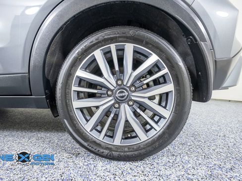Used 2023 Nissan Kicks SR w/ SR Premium Package FWD image 45