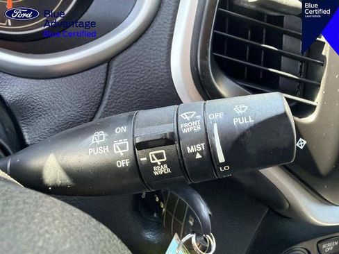 Used 2017 Jeep Cherokee Trailhawk AWD/4WD image 32