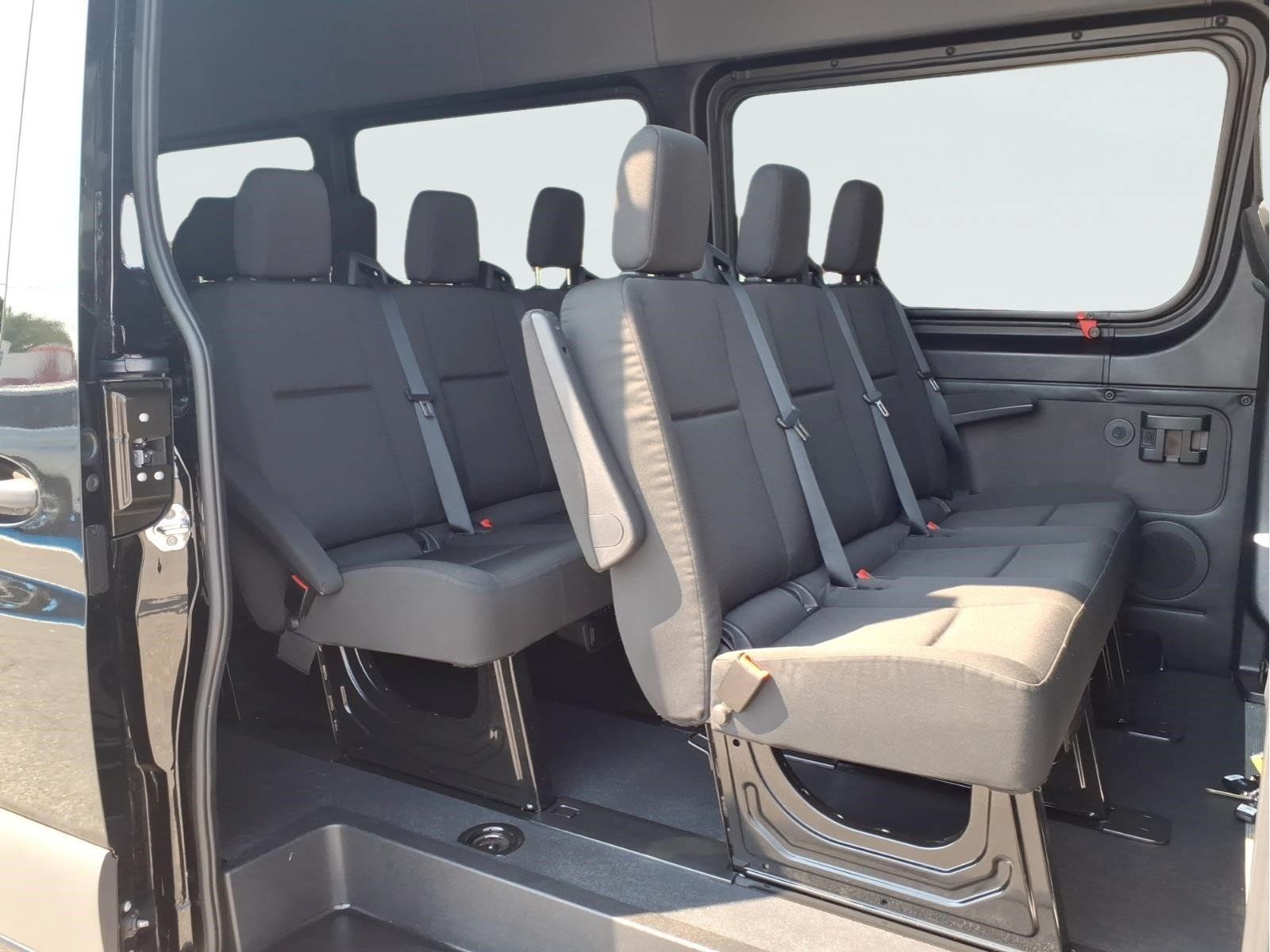 Used 2025 Mercedes-Benz Sprinter 2500 image 9