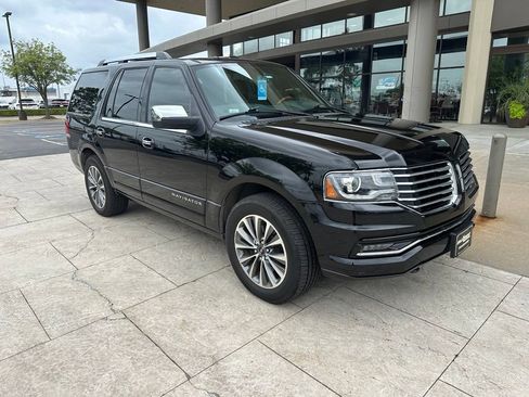 Used 2017 Lincoln Navigator Select AWD/4WD image 1