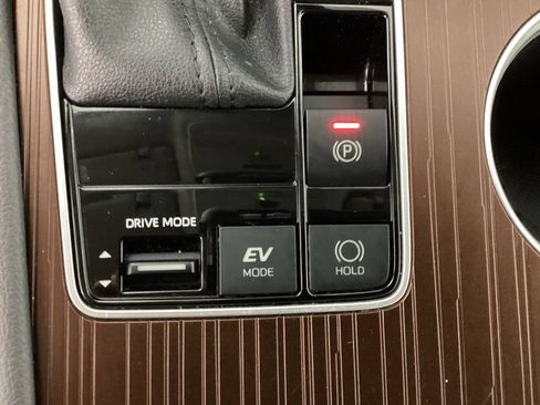 Used 2024 Toyota Sienna LE FWD image 26