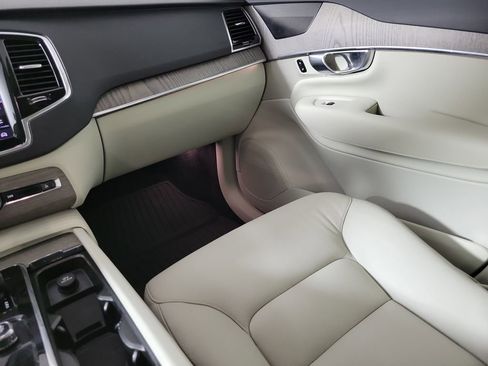 Certified 2023 Volvo XC90 B6 Plus w/ Protection Package Premier AWD/4WD image 19
