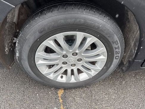 Used 2016 Toyota Sienna XLE w/ XLE Navigation Package image 9