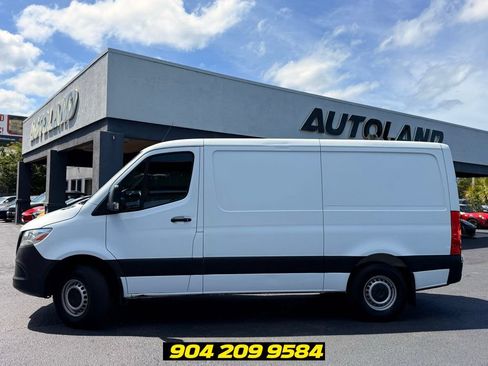 Used 2019 Mercedes-Benz Sprinter 2500 image 4