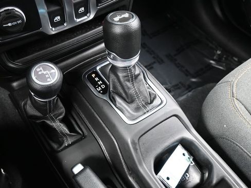 Used 2024 Jeep Wrangler Sport S image 22