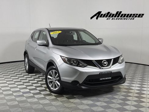 Used 2017 Nissan Rogue Sport S w/ S Appearance Package FWD image 1