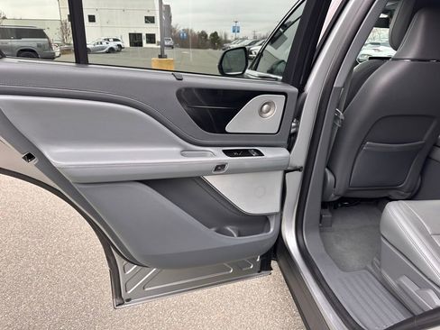 Used 2020 Lincoln Aviator Reserve w/ Equipment Group 202A image 22