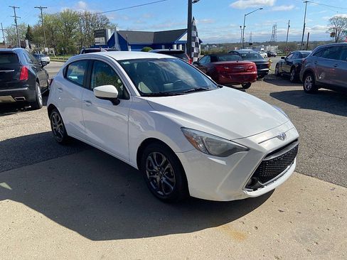 Used 2020 Toyota Yaris LE FWD image 6