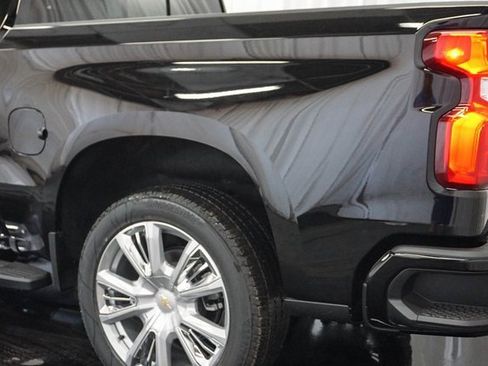 New 2026 Chevrolet Silverado 1500 High Country w/ High Country Premium Package image 8