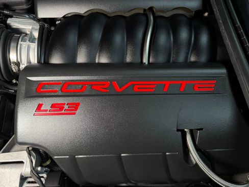 Used 2010 Chevrolet Corvette Coupe w/ 1LT RWD image 21