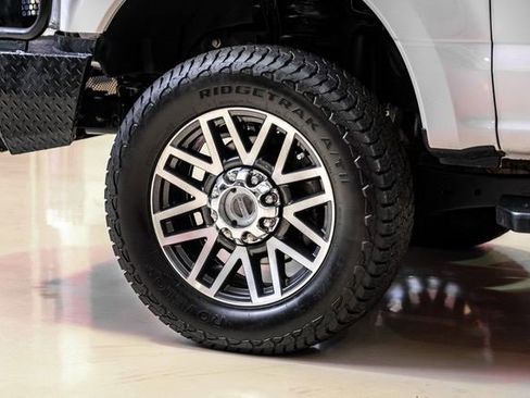 Used 2019 Ford F250 Lariat w/ Lariat Value Package image 50