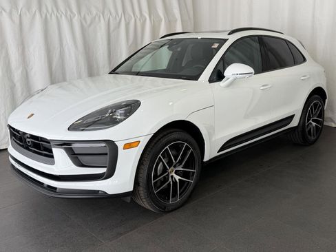 New 2026 Porsche Macan image 1