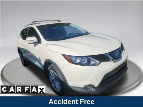 Used 2019 Nissan Rogue Sport SV w/ Technology Package image 2