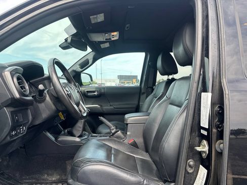 Used 2021 Toyota Tacoma 4x4 Double Cab image 10