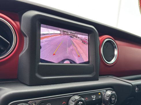 Used 2021 Jeep Wrangler Unlimited Rubicon image 25