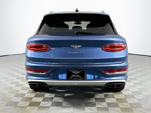 Used 2023 Bentley Bentayga Extended Wheelbase AWD/4WD image 10