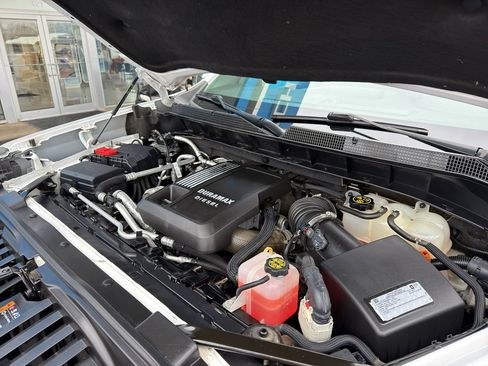 Used 2020 Chevrolet Silverado 1500 LT w/ All-Star Edition image 12