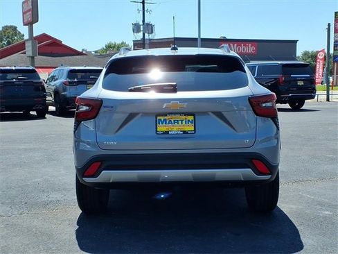 New 2026 Chevrolet Trax LT w/ Driver Confidence Package image 8