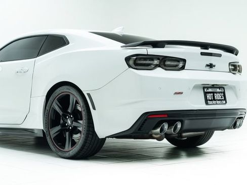 Used 2019 Chevrolet Camaro SS RWD image 20