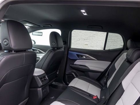 New 2026 Chevrolet Equinox EV LT w/ Convenience Package II FWD image 15