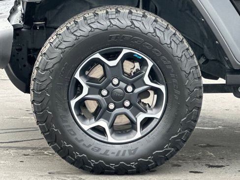 Used 2022 Jeep Wrangler Unlimited Rubicon 4xe image 32