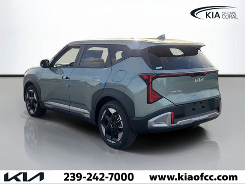 New 2027 Kia Seltos S FWD image 4