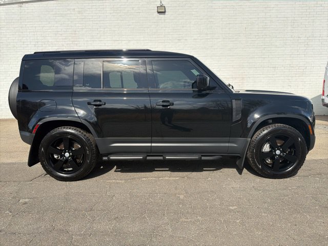 Used 2025 Land Rover Defender 110 SE AWD/4WD image 1