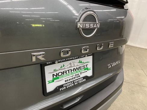 Used 2023 Nissan Rogue SV AWD/4WD image 10