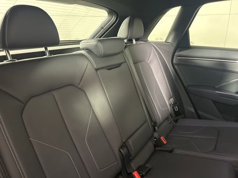 Used 2025 Audi Q3 2.0T Premium w/ Convenience Package image 13