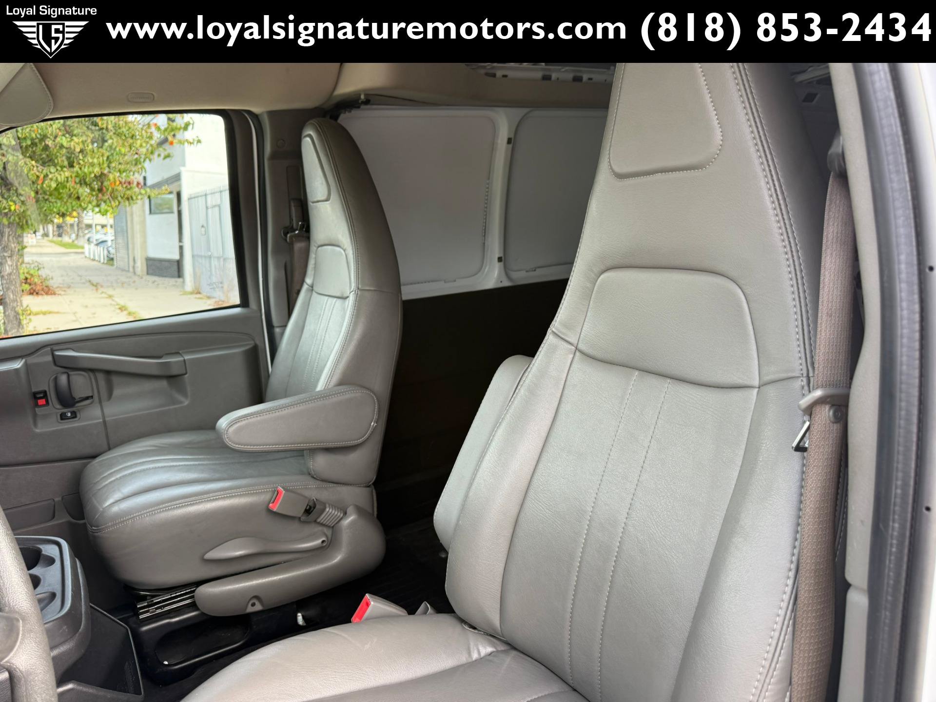Used 2022 Chevrolet Express 2500 w/ Driver Convenience Package RWD image 21