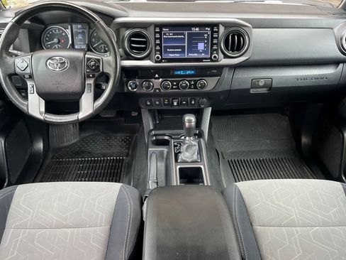 Certified 2022 Toyota Tacoma TRD Off-Road image 3