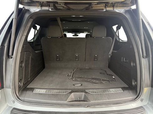 Used 2022 Chevrolet Suburban RST w/ Luxury Package image 34