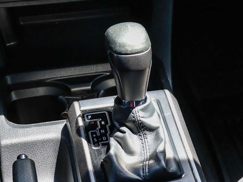 Used 2018 Toyota Tacoma TRD Sport w/ Technology Package RWD image 27