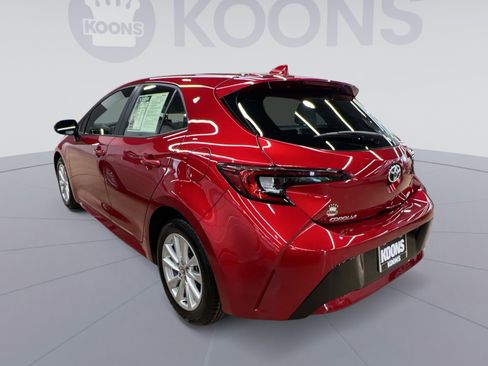 Used 2025 Toyota Corolla SE image 2