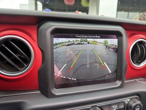 Used 2019 Jeep Wrangler Unlimited Rubicon AWD/4WD image 15