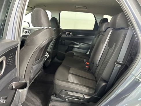 Used 2023 Kia Sorento LX image 25
