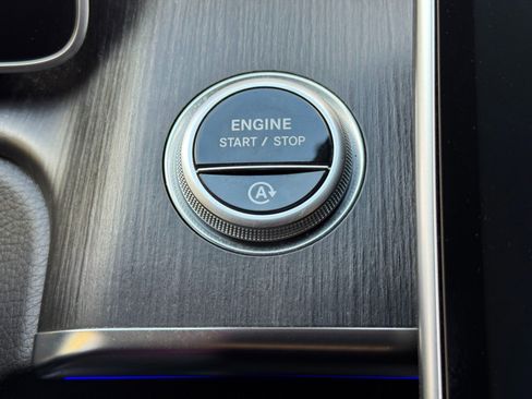 Used 2022 Mercedes-Benz S 500 4MATIC w/ AMG Line Package image 26