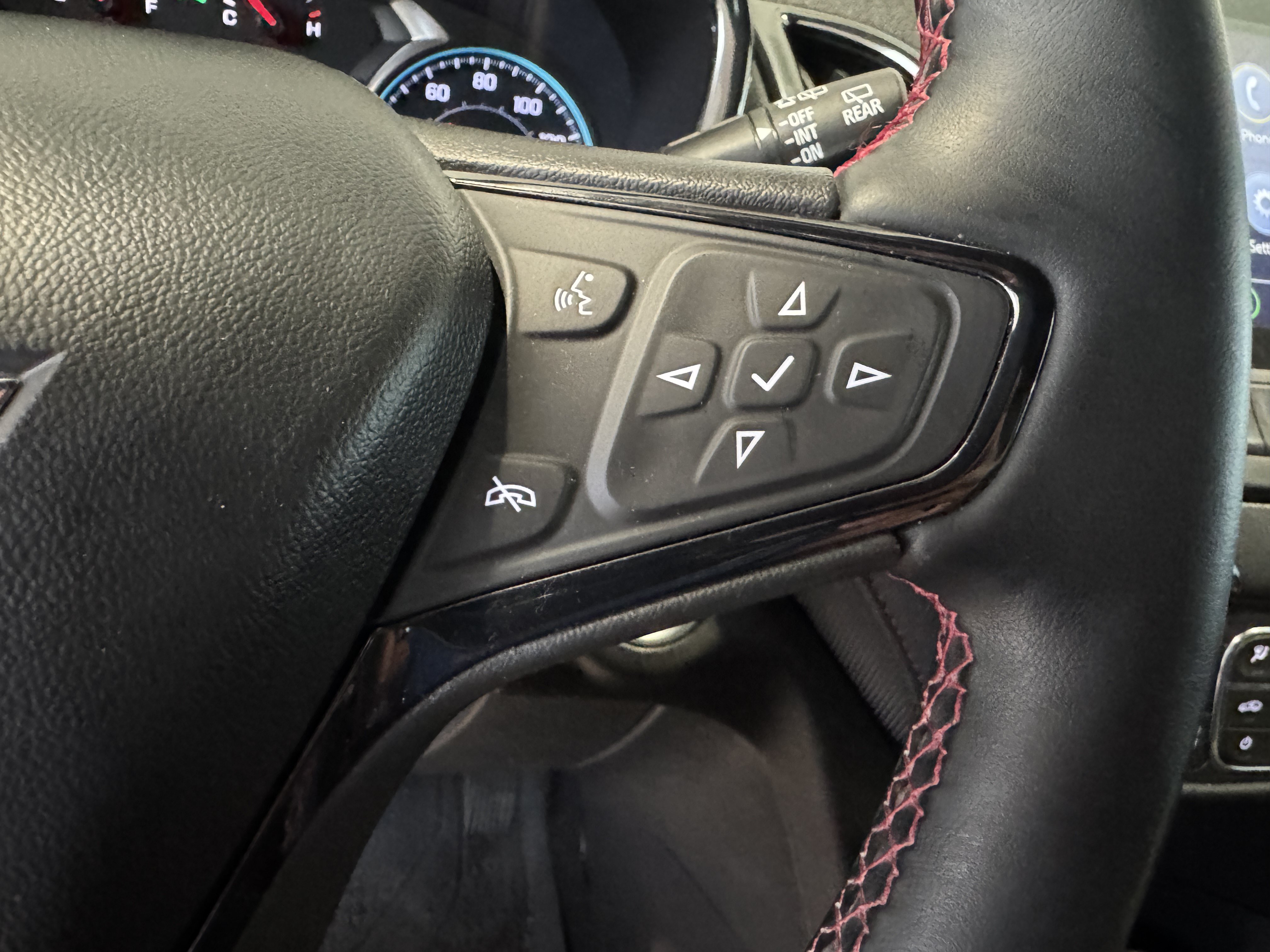 Used 2024 Chevrolet Equinox RS FWD image 14