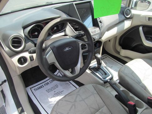 Used 2011 Ford Fiesta SE w/ 202A Rapid Spec Order Code FWD image 9