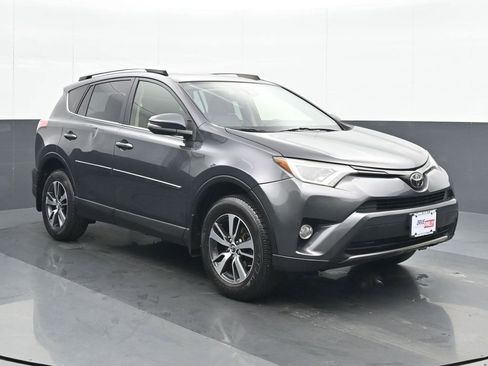 Used 2018 Toyota RAV4 XLE image 9