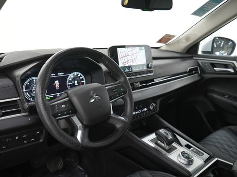 Used 2023 Mitsubishi Outlander SEL image 30