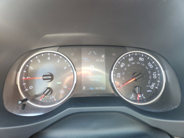 Used 2020 Toyota RAV4 XLE Premium FWD image 13