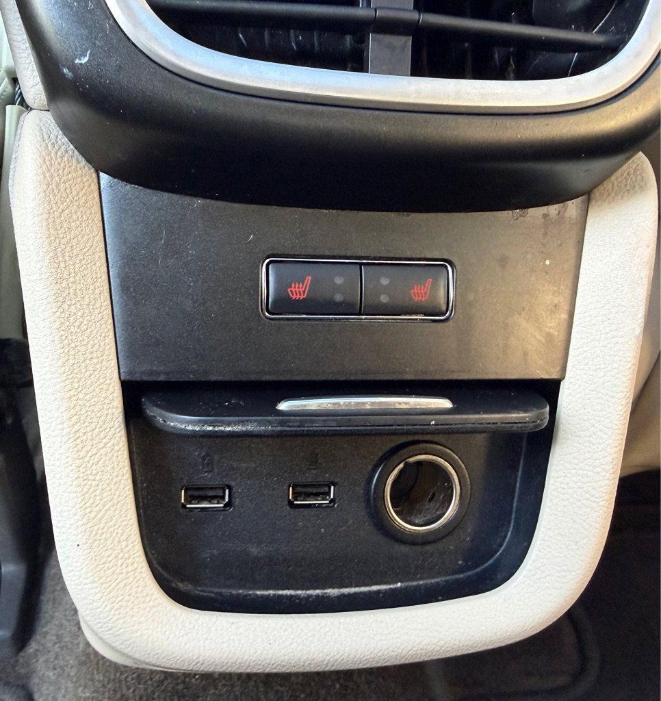 Used 2017 Lincoln MKX Select w/ Select Plus Package FWD image 18