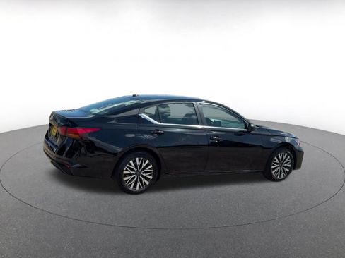Used 2026 Nissan Altima 2.5 SV FWD image 12